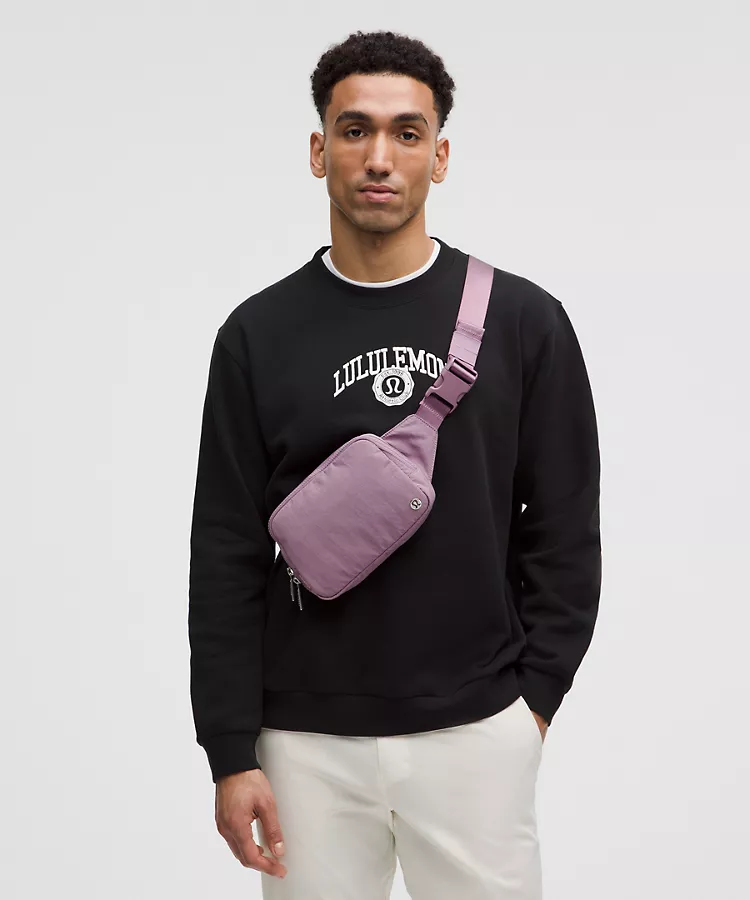 Lululemon everywhere belt bag 